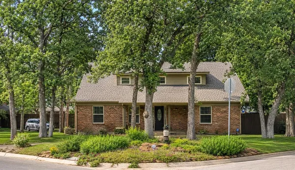 $525,000 | 400 Pennsylvania Drive, Denton, TX 76205