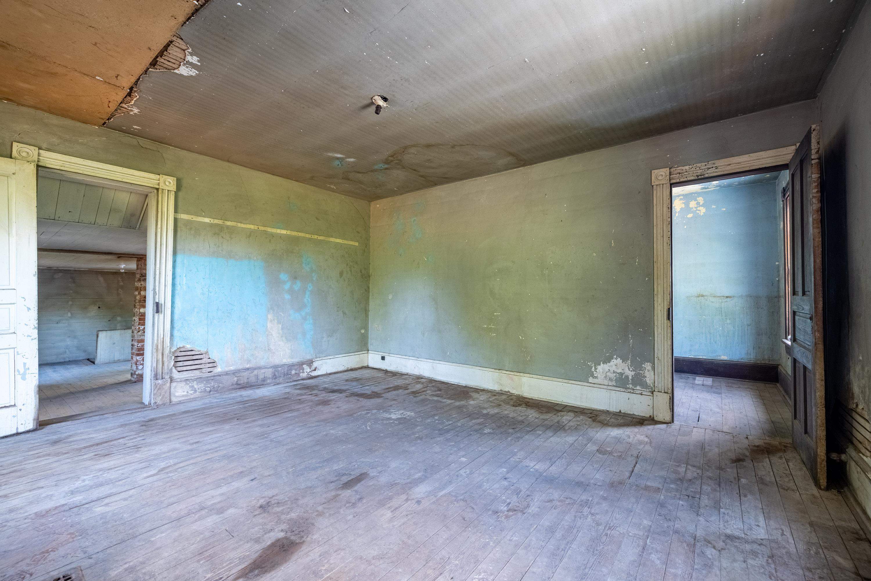 2012 Kimball Road Luray, VA 22835 - Photo 17 of 56 an empty room with wooden floor and windows