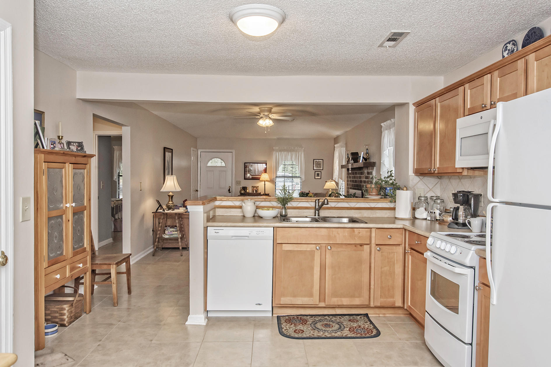 815 Temple Road, Unit A Ladson, SC 29456 - Photo 14 of 33 DSC_2696