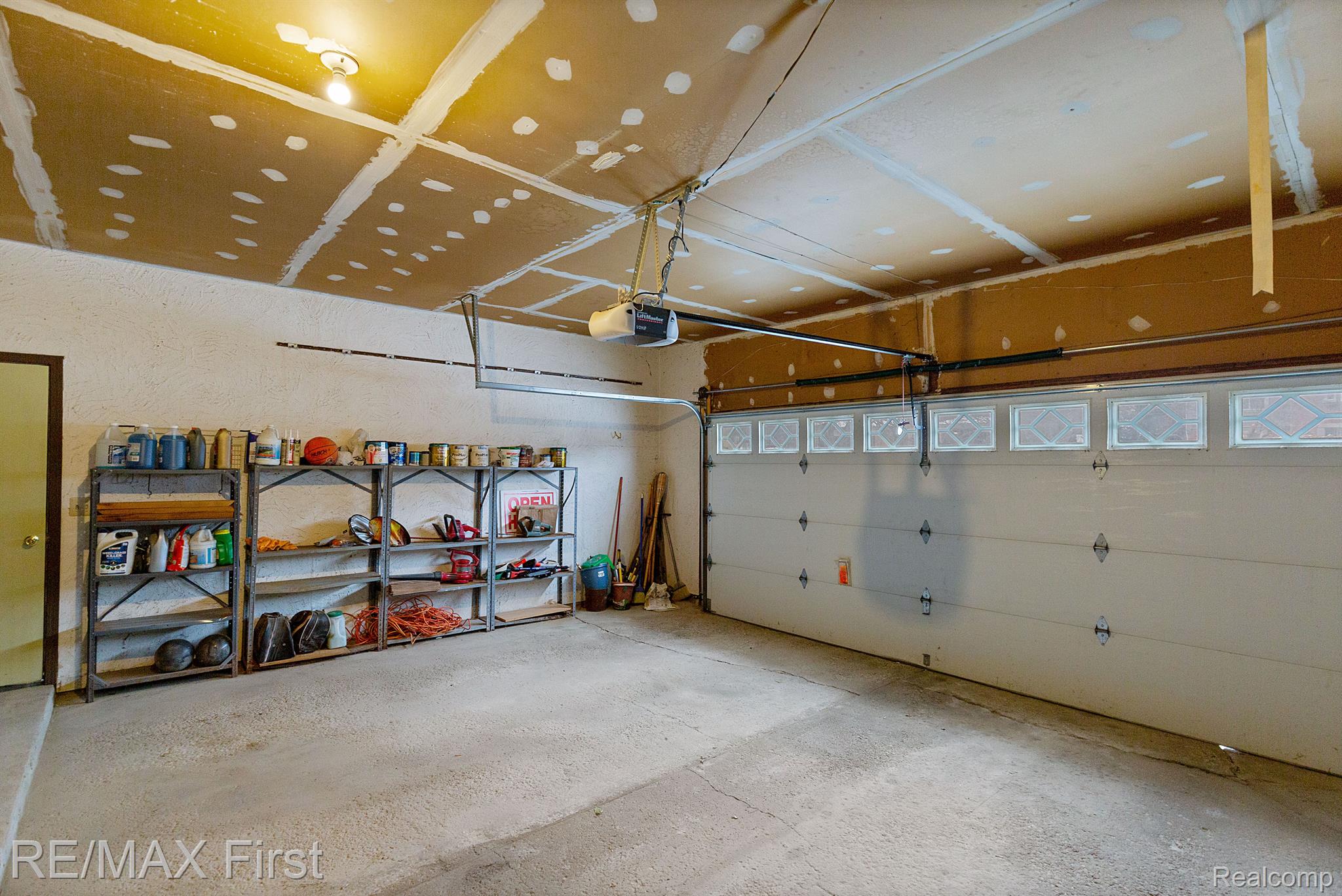 854 Stanford Circle Rochester, MI 48309 - Photo 32 of 45 Gallery Image 32