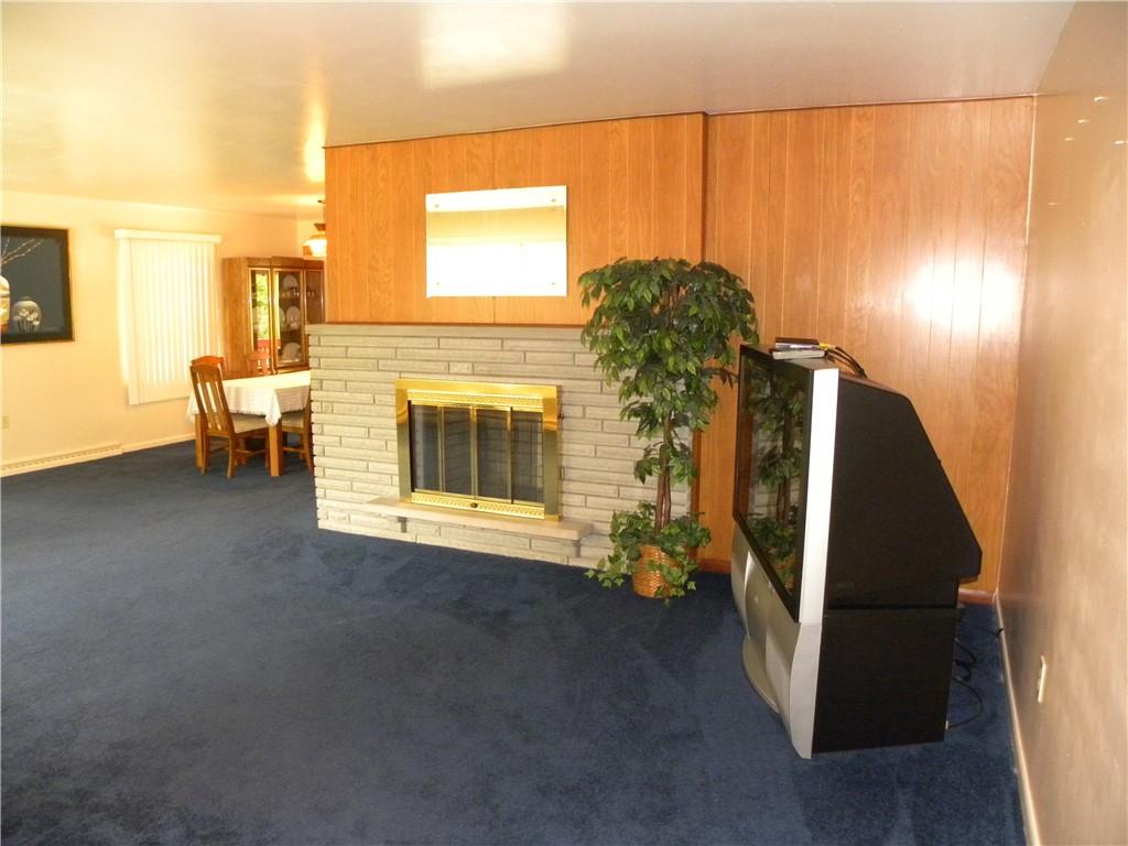 383 Eicher Road Pittsburgh, PA 15237 - Photo 4 of 25 Gallery Image 4
