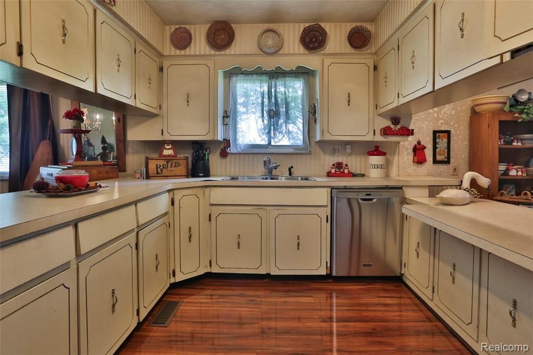 4836 Colf Road Carleton, MI 48117 - Photo 15 of 25 2B8A0080.jpg