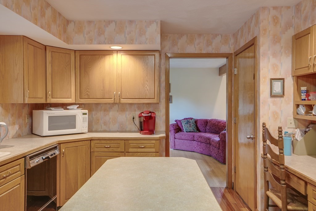 111 Jackman Street Georgetown, MA 01833 - Photo 12 of 42