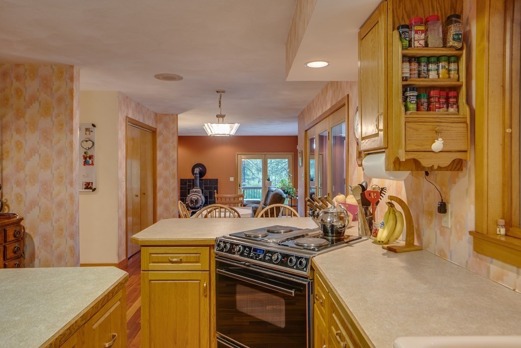 111 Jackman Street Georgetown, MA 01833 - Photo 14 of 42