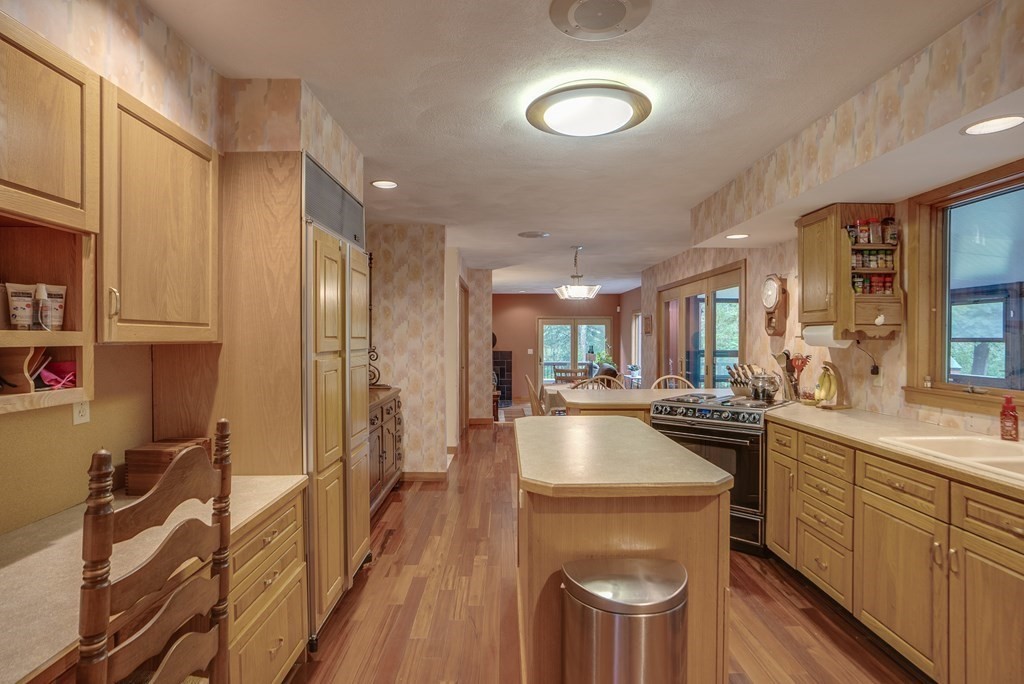 111 Jackman Street Georgetown, MA 01833 - Photo 10 of 42