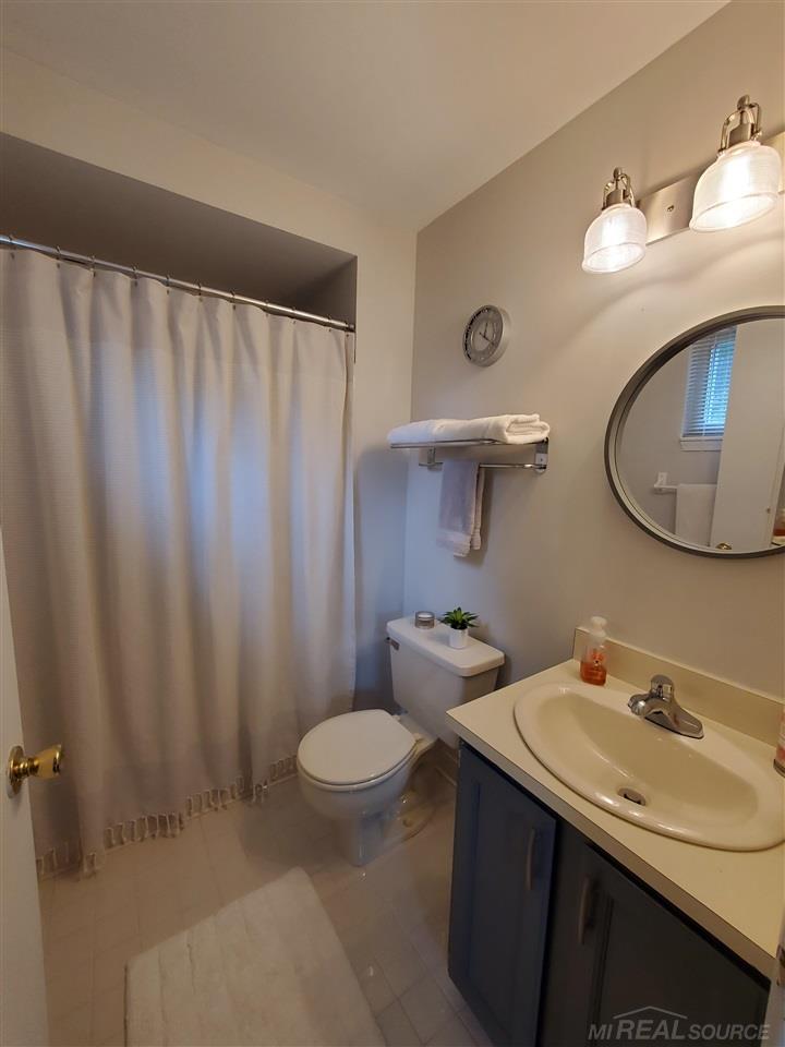 29550 Cotton Road New Baltimore, MI 48047 - Photo 25 of 59 master bath