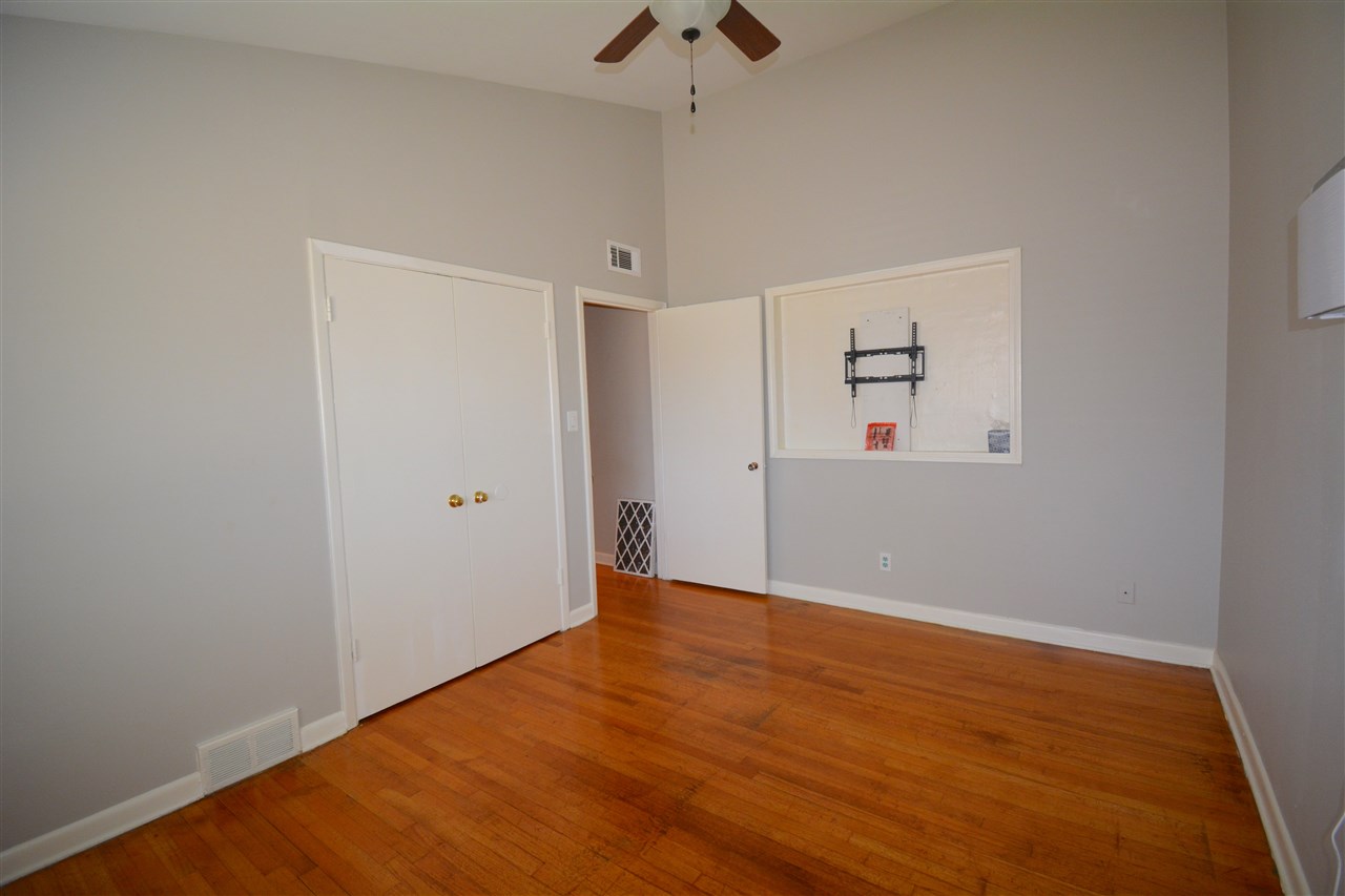 2603 Elmore Park Road Bartlett, TN 38134 - Photo 21 of 25 Spacious! PRIVATE AIR PURIFIER!