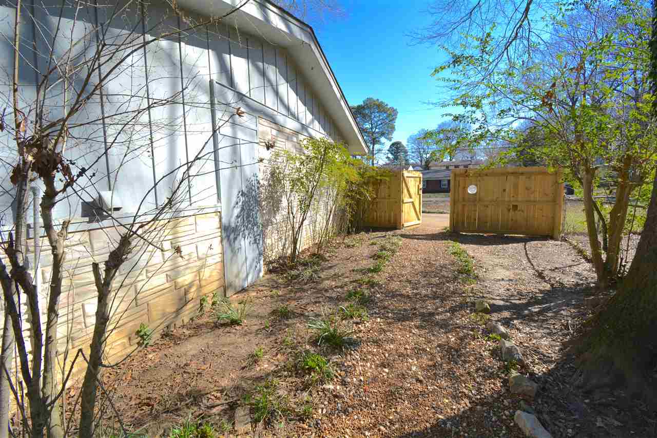 2603 Elmore Park Road Bartlett, TN 38134 - Photo 4 of 25