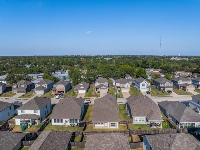 $299,899 | 975 Harper Lane, Bryan, TX 77803