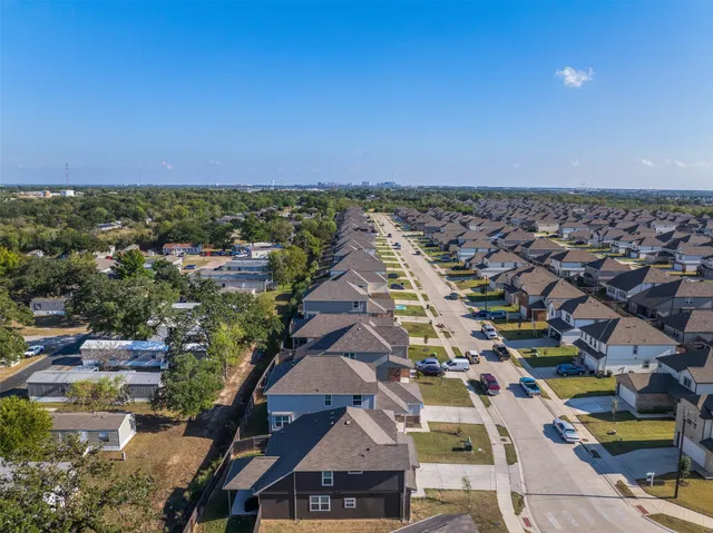 $299,899 | 975 Harper Lane, Bryan, TX 77803