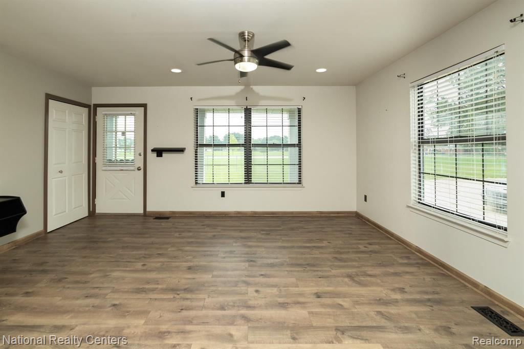 24056 Greenhill Road Warren, MI 48091 - Photo 3 of 19