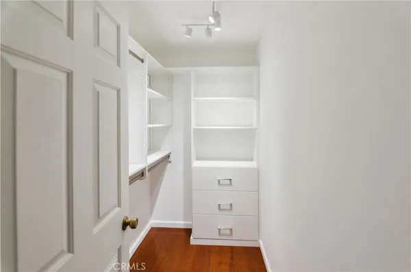 $489,000 | 8710 Independence Avenue, Unit 301, Canoga Park, CA 91304