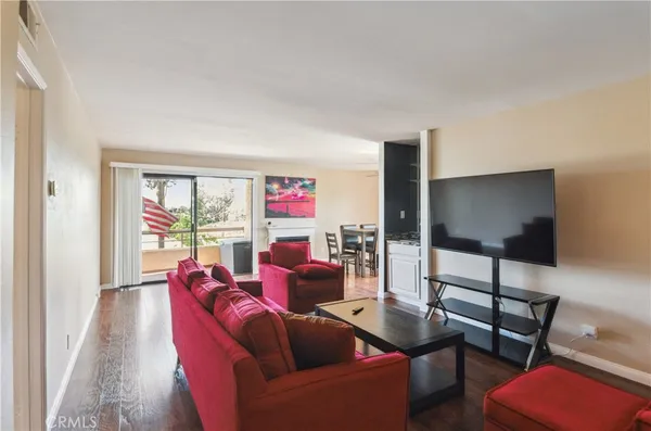 $489,000 | 8710 Independence Avenue, Unit 301, Canoga Park, CA 91304