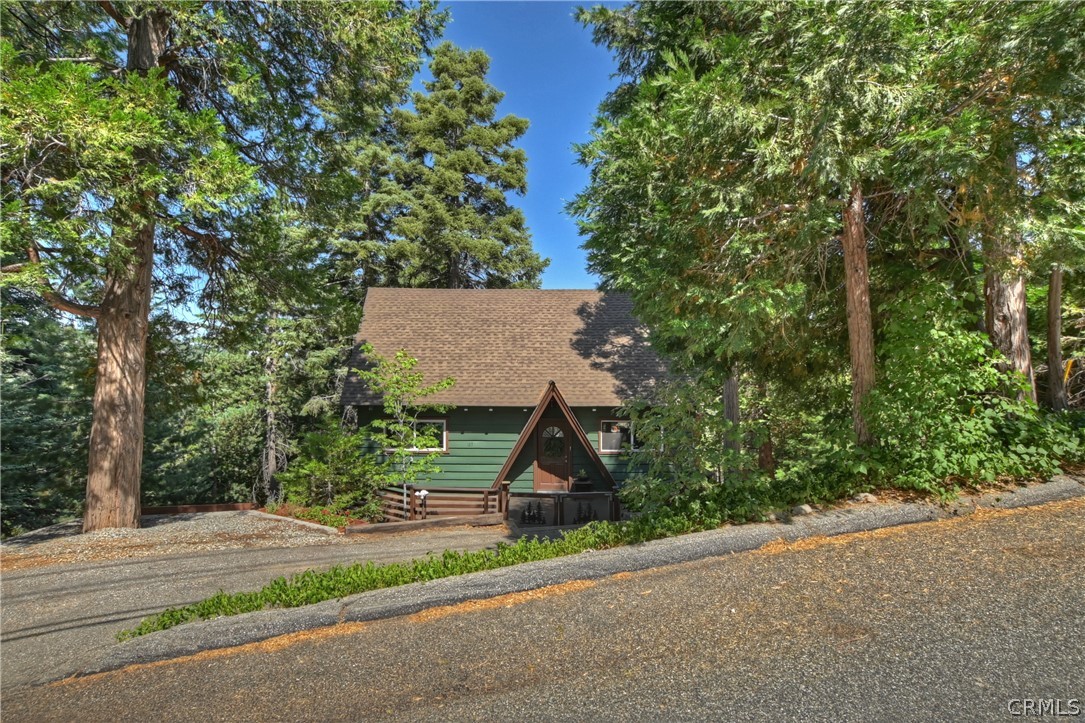 137 Grizzly Road Lake Arrowhead, CA 92352 - Photo 2 of 43 Front exterior