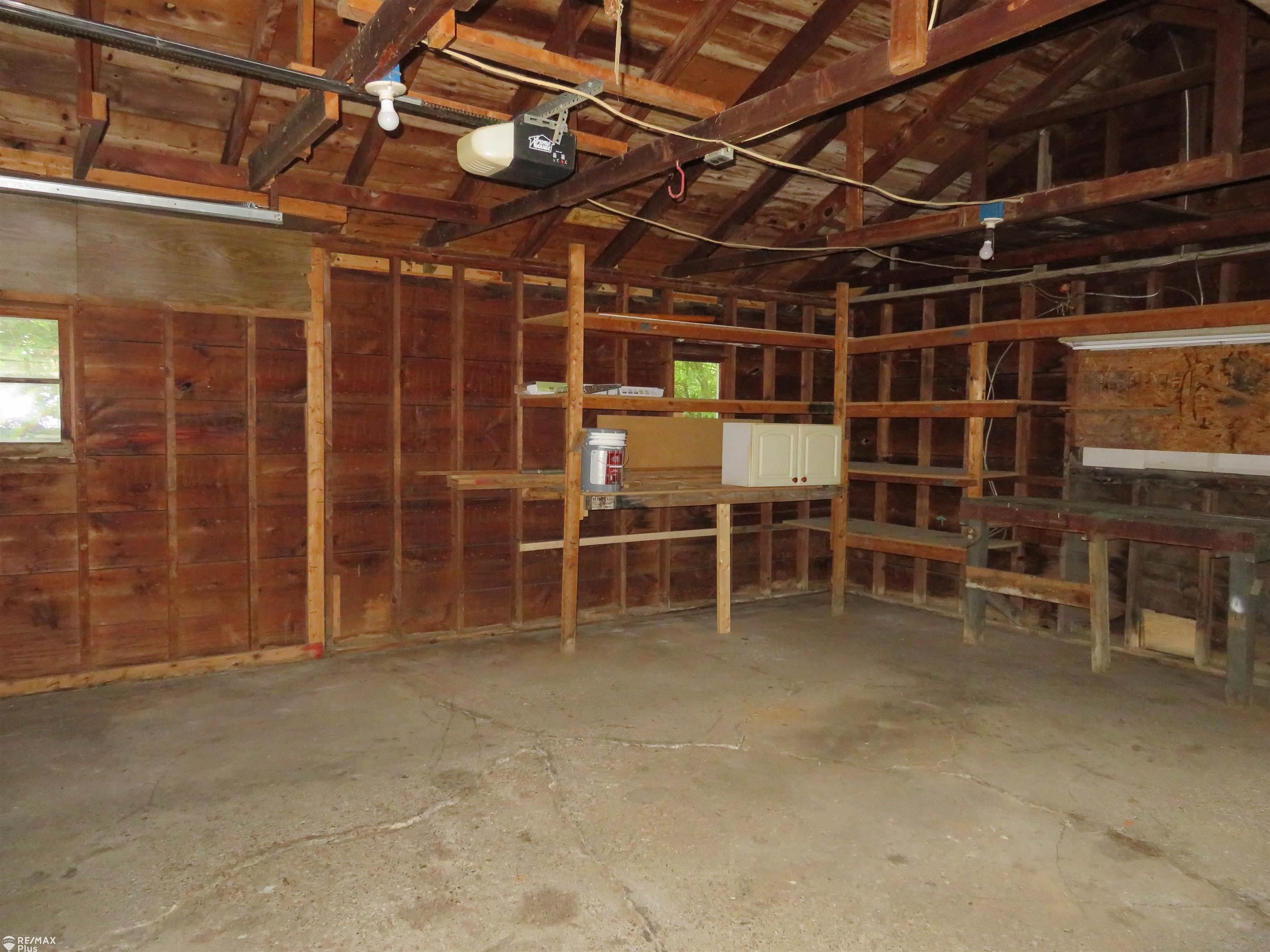 4160 Risedorph Street Burton, MI 48509 - Photo 14 of 18 50186030-e76f7ff3-e9b8-407d-83c0-3137a8017445.JPG