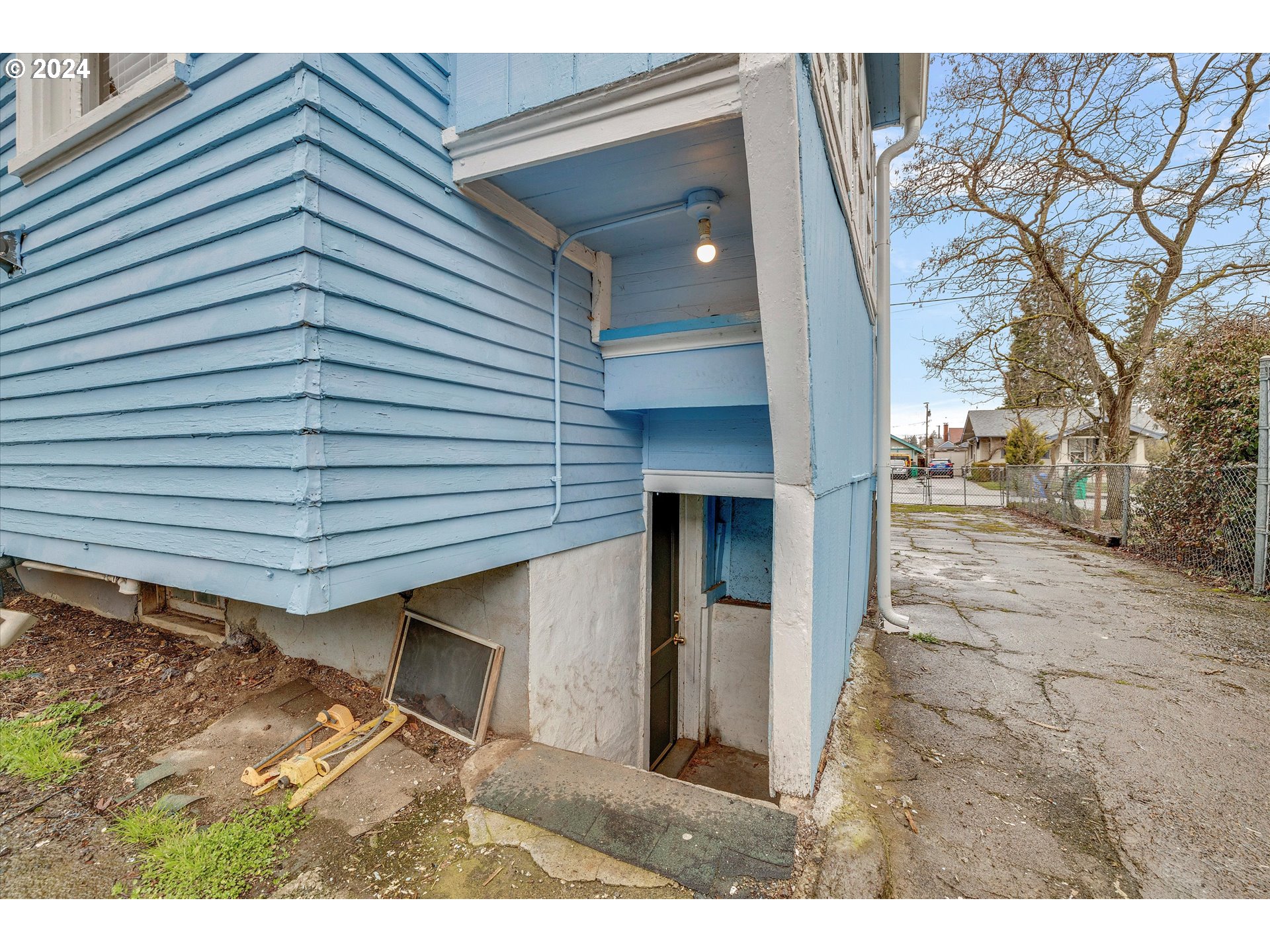 8048 Southeast Reedway Street Portland, OR 97206 - Photo 13 of 42 Gallery Image 13