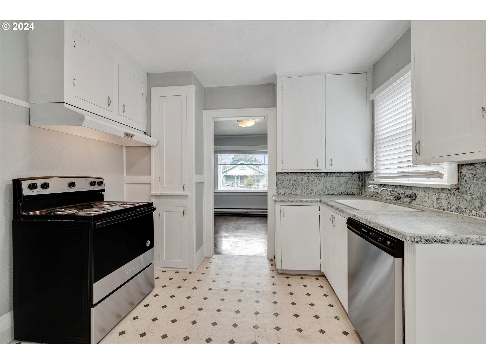8048 Southeast Reedway Street Portland, OR 97206 - Photo 19 of 42 Gallery Image 19