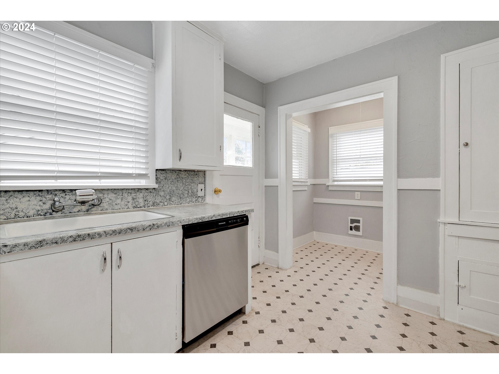 8048 Southeast Reedway Street Portland, OR 97206 - Photo 22 of 42 Gallery Image 22
