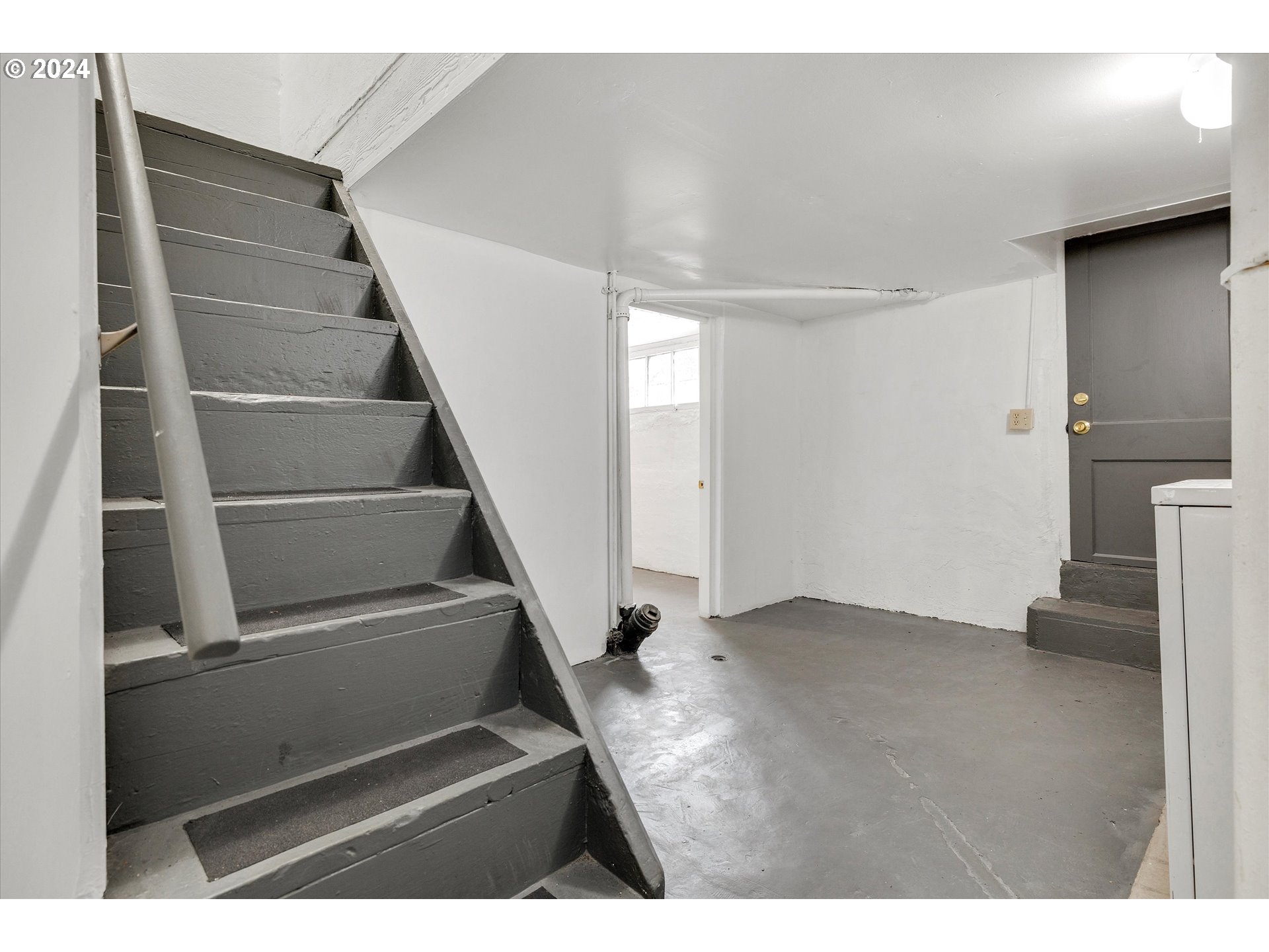 8048 Southeast Reedway Street Portland, OR 97206 - Photo 36 of 42 Gallery Image 36