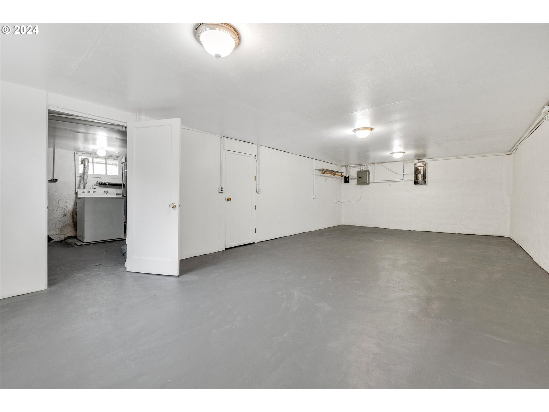 8048 Southeast Reedway Street Portland, OR 97206 - Photo 39 of 42 Gallery Image 39