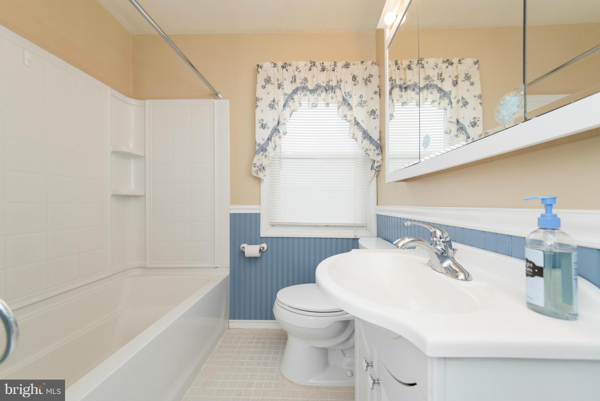 1734 Stokesley Road Baltimore, MD 21222 - Photo 17 of 30 Bath