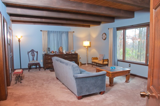 7271 South Ridge Road Dixon, IL 61021 - Photo 5 of 18 a living room with furniture and a large window