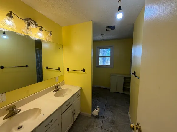 $182,500 | 2813 Strawberry Road, Metropolis, IL 62960