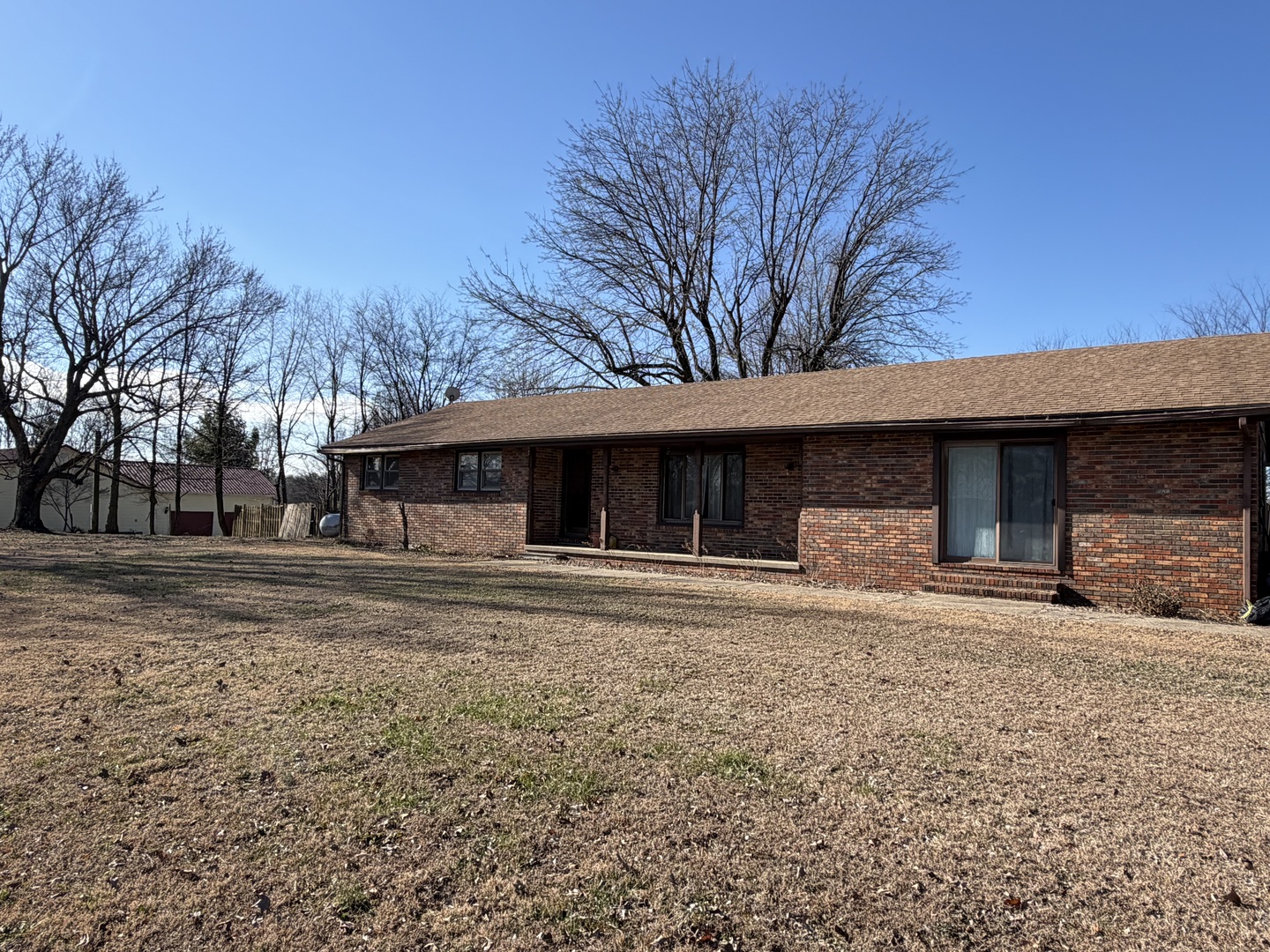 2813 Strawberry Road Metropolis, IL 62960 - Photo 2 of 19