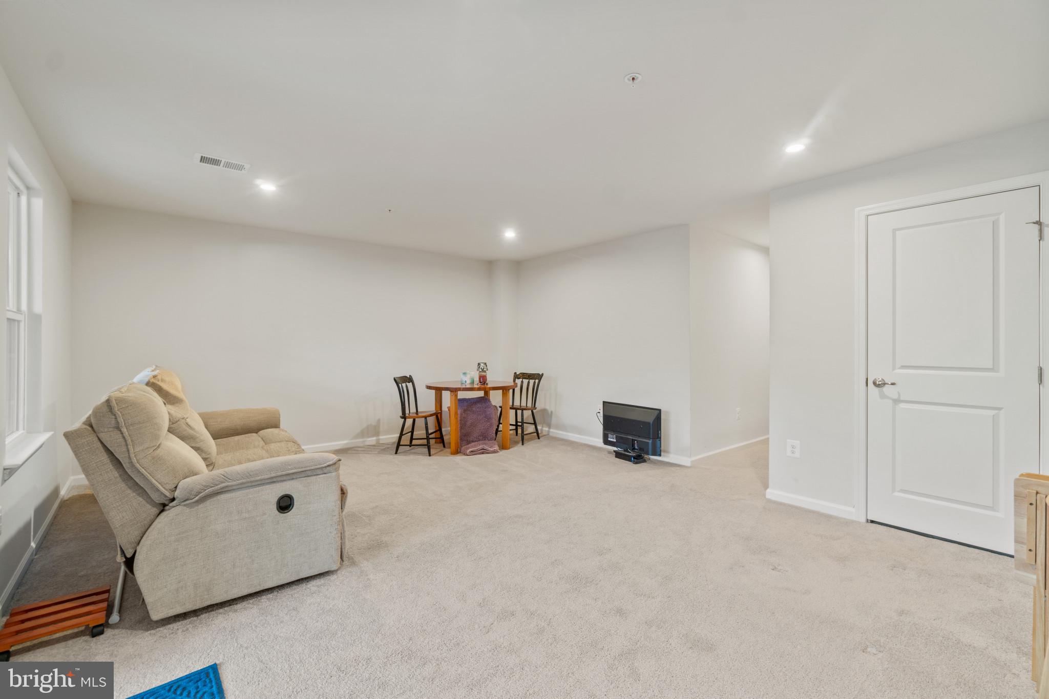 2921 Shaws Road Edgemere, MD 21219 - Photo 5 of 37 Gallery Image 5