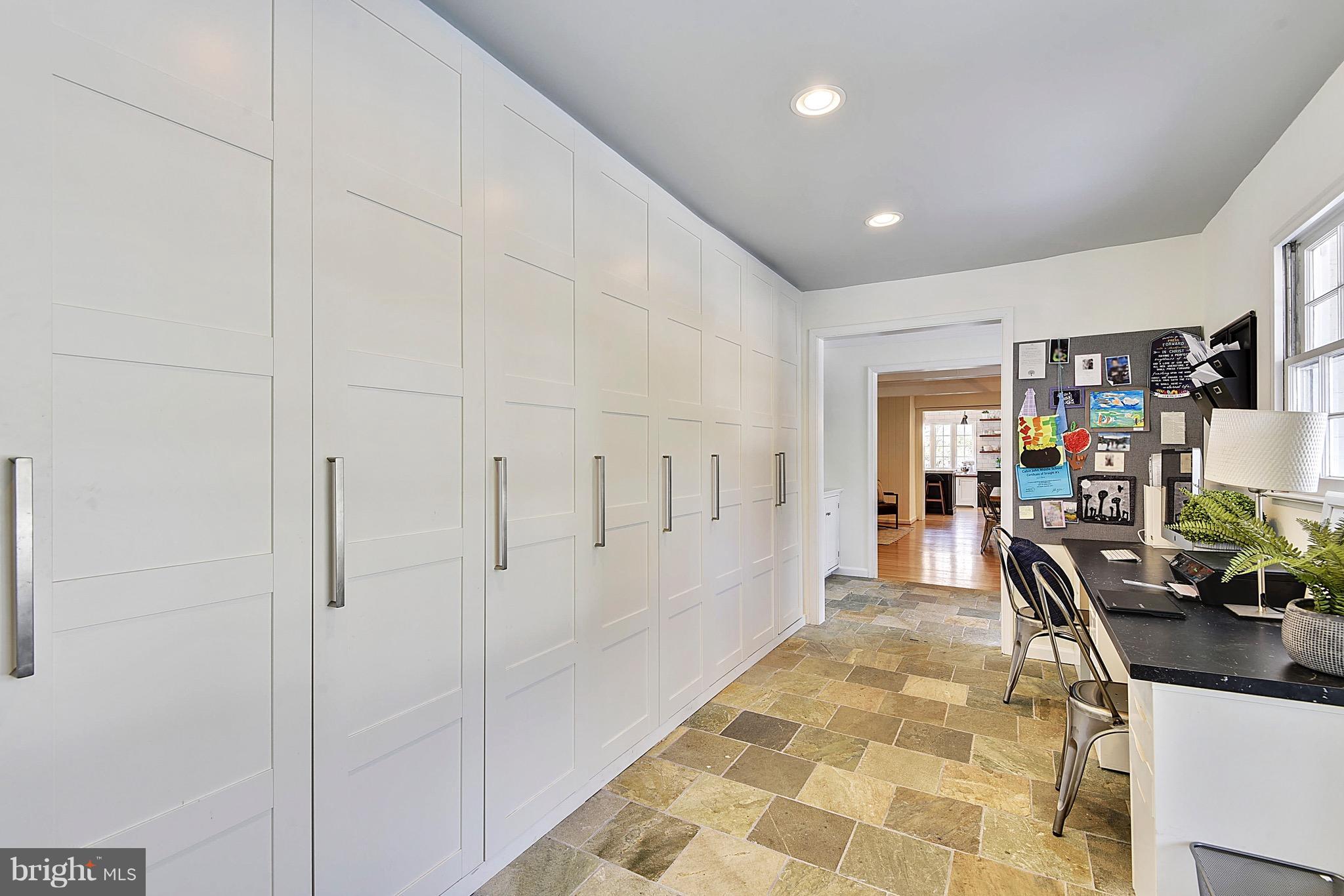 7911 Greentree Road Bethesda, MD 20817 - Photo 14 of 30 Mudroom