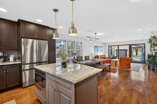 $789,000 | 1335 Wilmot Road, Deerfield, IL 60015