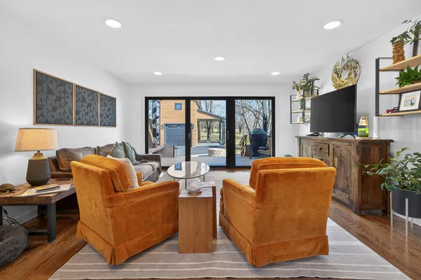 $789,000 | 1335 Wilmot Road, Deerfield, IL 60015