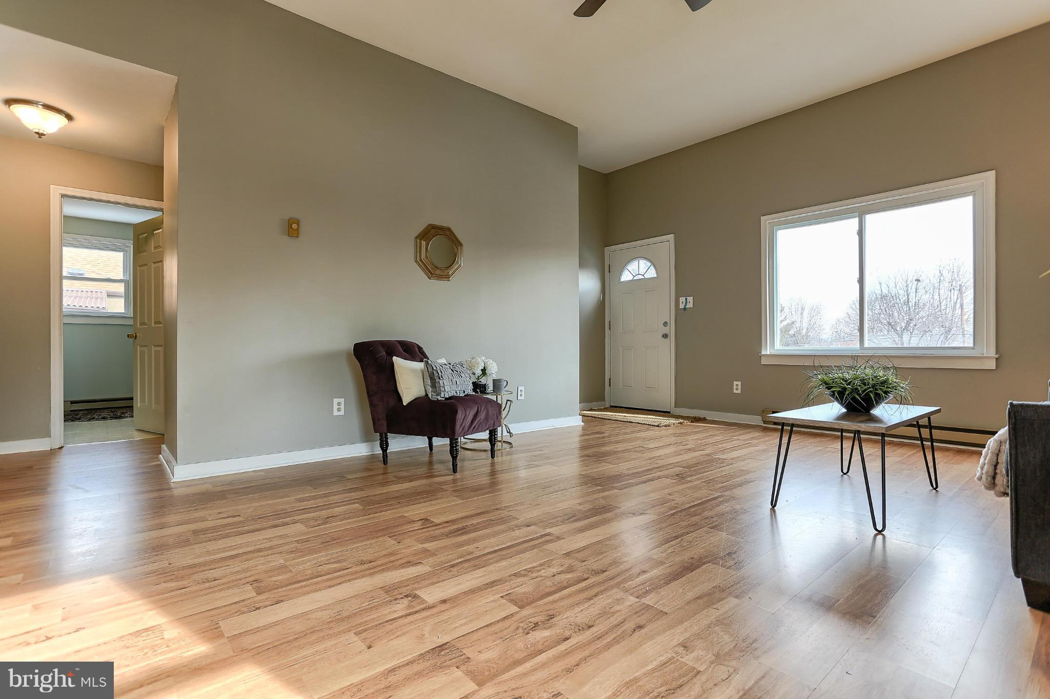 49 Nottingham Road Hagerstown, MD 21740 - Photo 5 of 30 Living Room