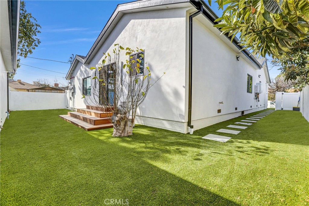 6900 Corbin Avenue Reseda, CA 91335 - Photo 22 of 24