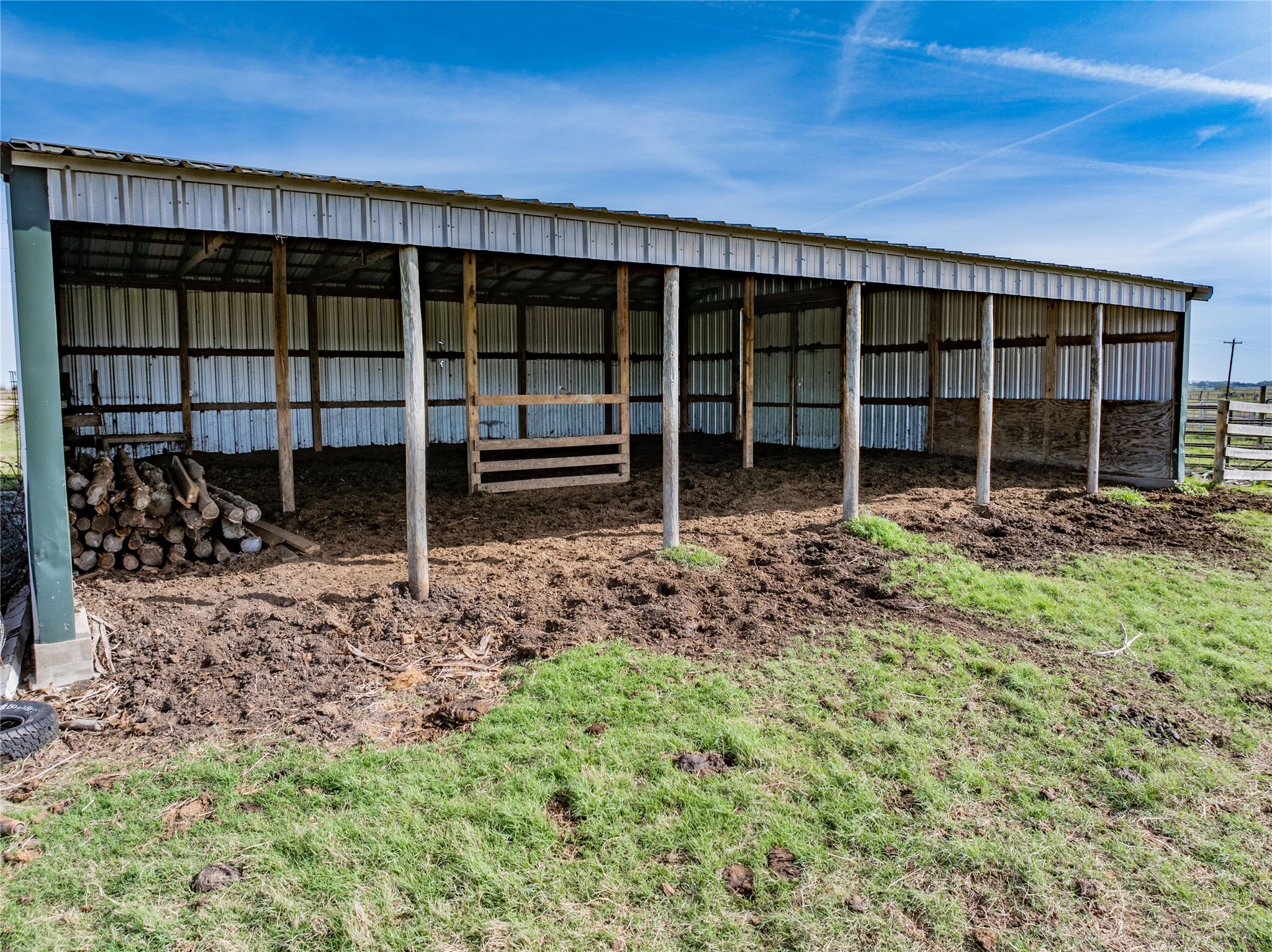 555 Knape Road La Grange, TX 78945 - Photo 5 of 28 a view of a backyard