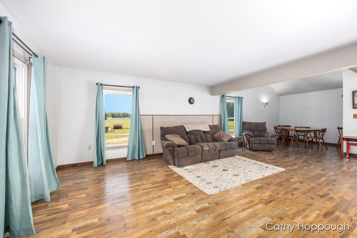 6121 Schaeffer Road Ionia, MI 48846 - Photo 7 of 37 IMG_1006