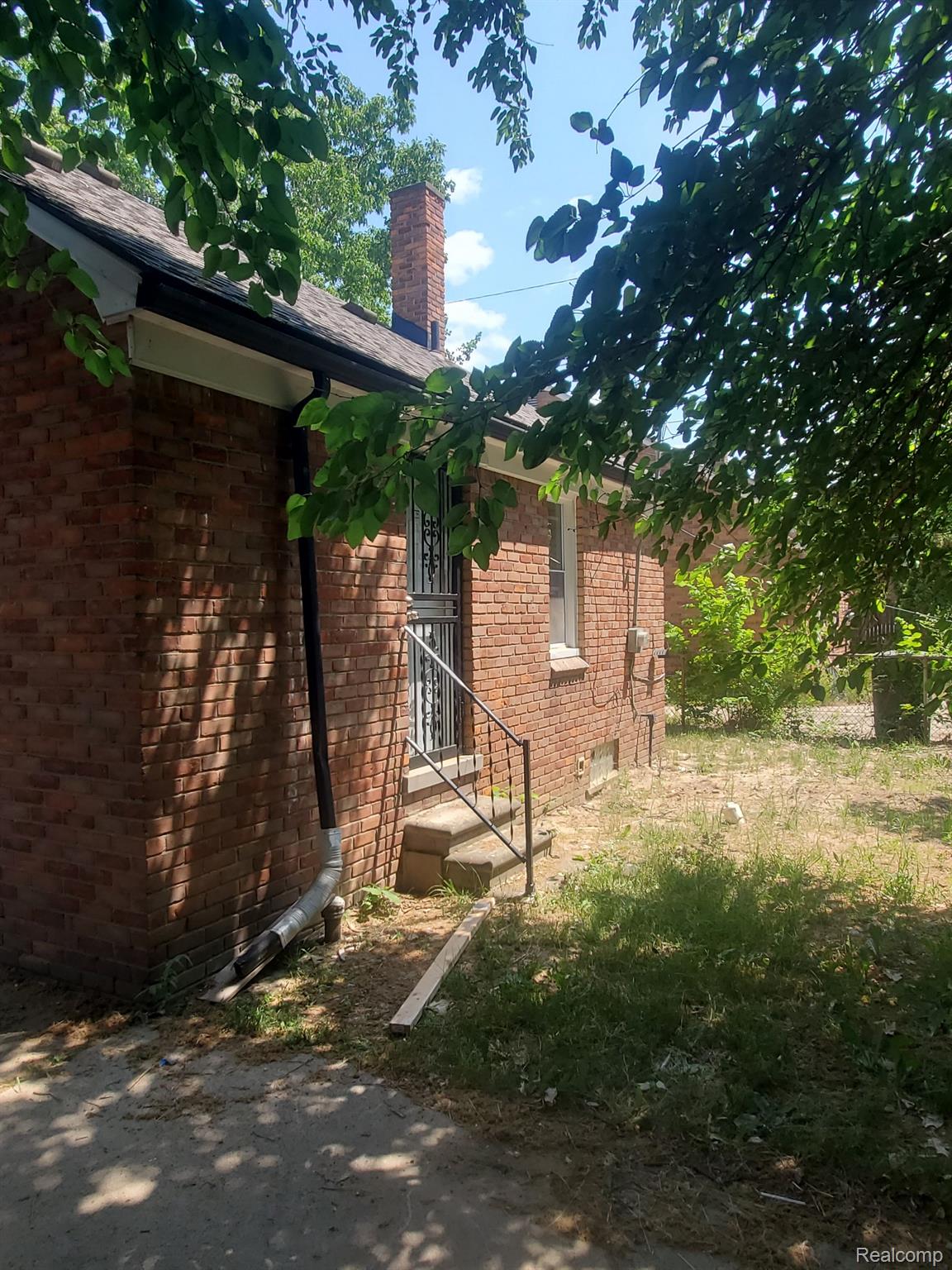 19757 Huntington Road Detroit, MI 48219 - Photo 2 of 32 Gallery Image 2