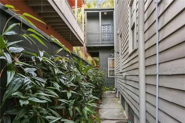 $1,600 | 1013 Race Street, Unit 1B, New Orleans, LA 70130