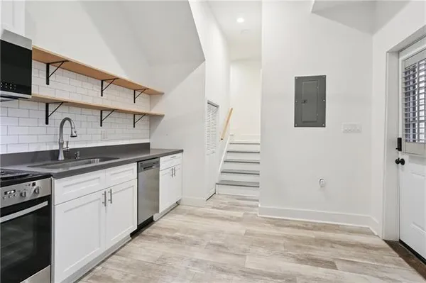 $1,600 | 1013 Race Street, Unit 1B, New Orleans, LA 70130