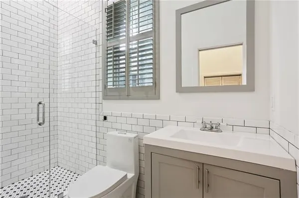 $1,600 | 1013 Race Street, Unit 1B, New Orleans, LA 70130