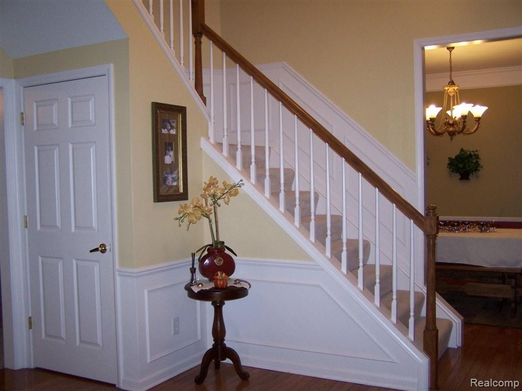 49250 Rockefeller Drive Canton, MI 48188 - Photo 5 of 18 Elegant Entry