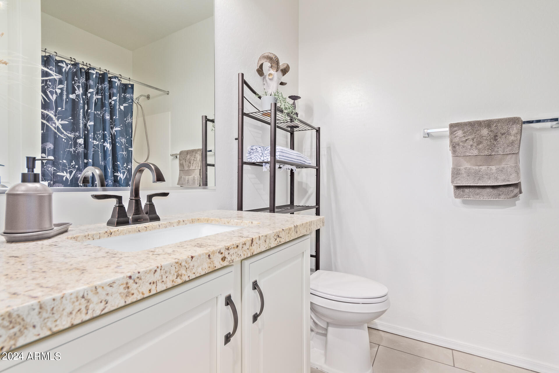 14370 West Hearn Road Surprise, AZ 85379 - Photo 27 of 58 0026-26 - Hearn 14370