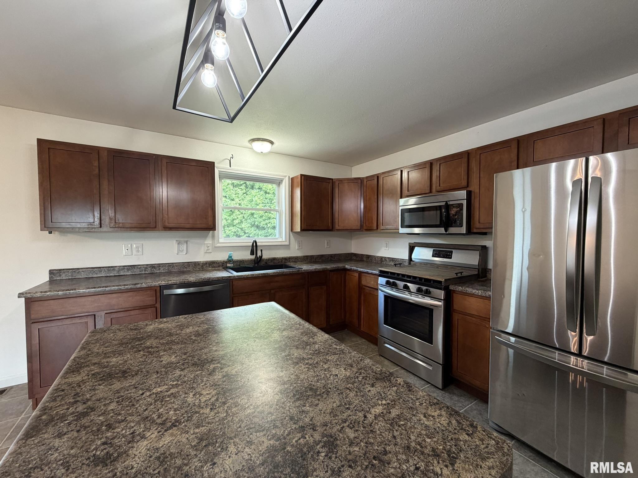324 Casey Road Farmington, IL 61531 - Photo 38 of 68