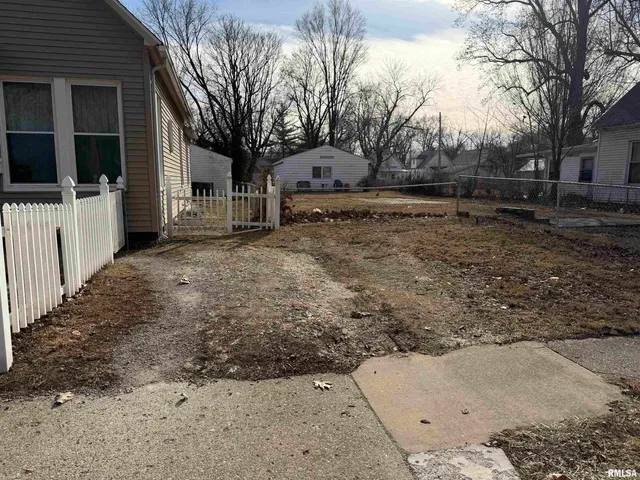 $67,000 | 2028 East Monroe Street, Springfield, IL 62703