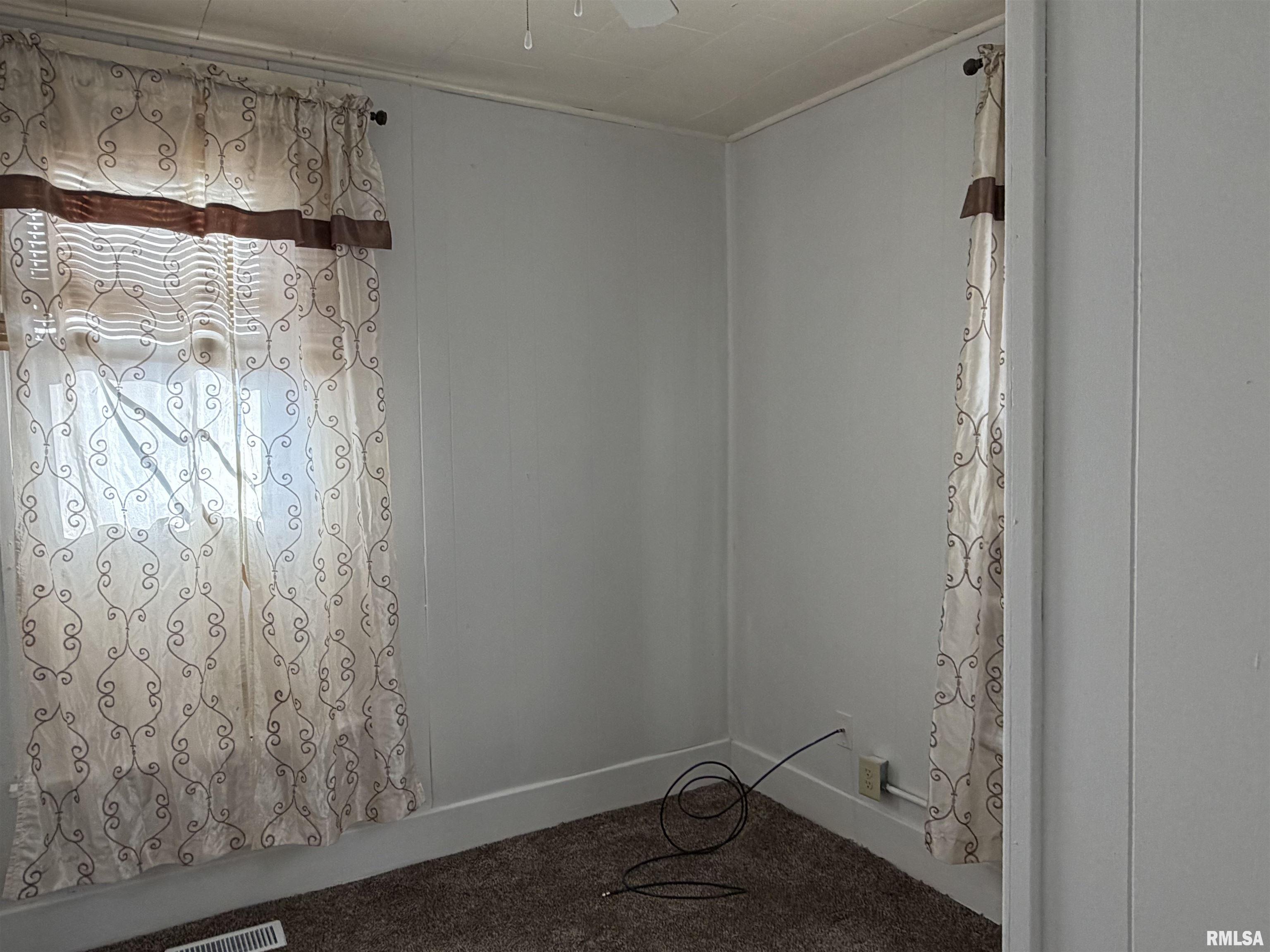 2028 East Monroe Street Springfield, IL 62703 - Photo 5 of 16