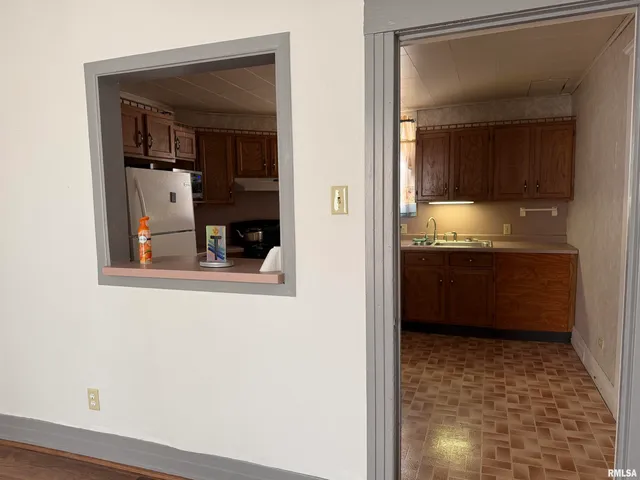 $67,000 | 2028 East Monroe Street, Springfield, IL 62703