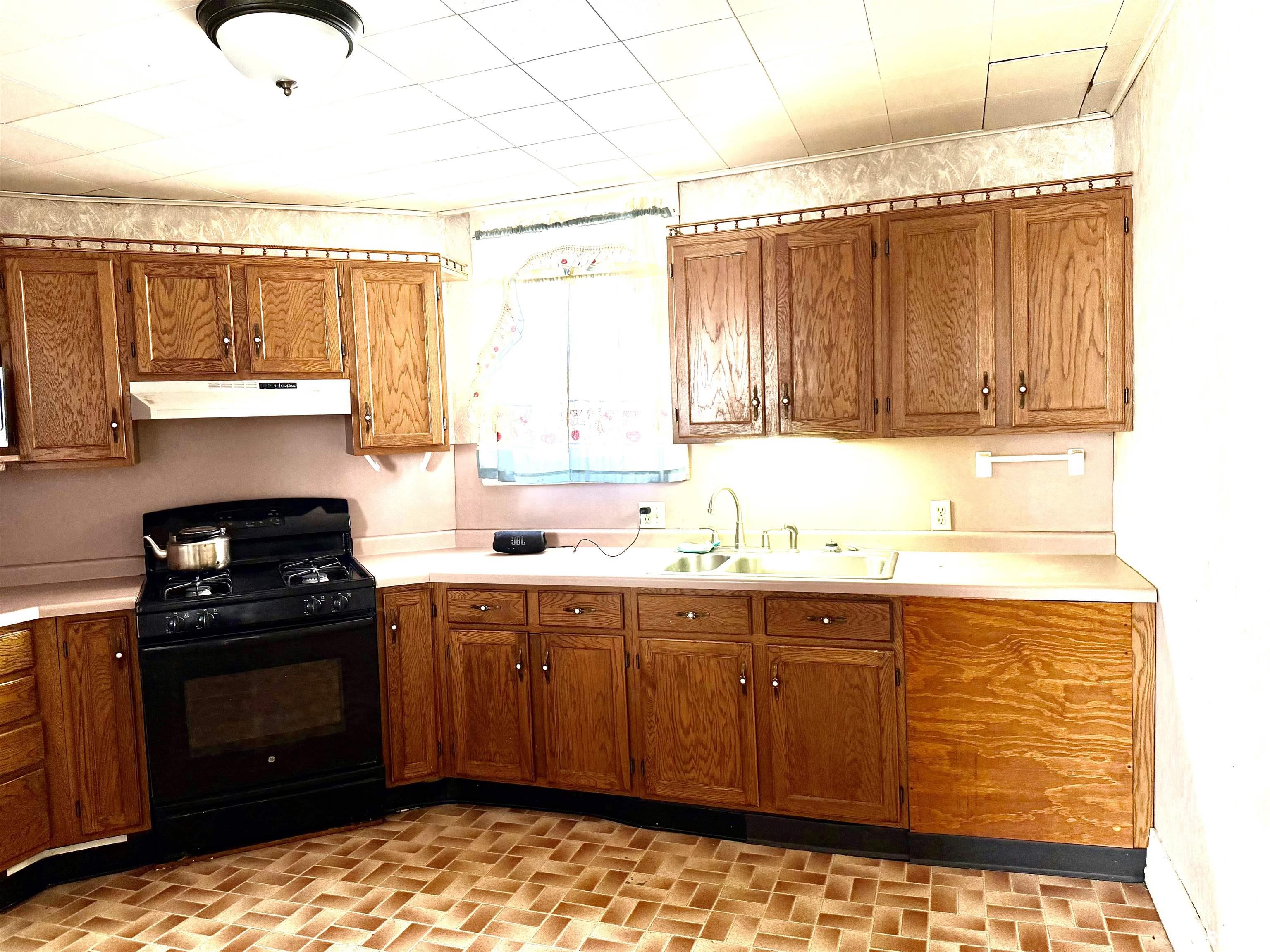 2028 East Monroe Street Springfield, IL 62703 - Photo 8 of 16