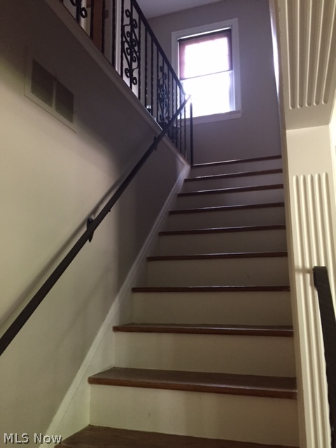 3643 Latimore Road Beachwood, OH 44122 - Photo 7 of 16 Stairs to 2nd Floor has Special Doorway Trim.