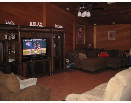 720 Conchshell Manor Plantation, FL 33324 - Photo 3 of 7 Den/Family/Great Room