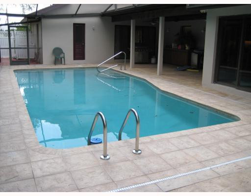 720 Conchshell Manor Plantation, FL 33324 - Photo 7 of 7 Swimming Pool/Hot Tub/Sauna
